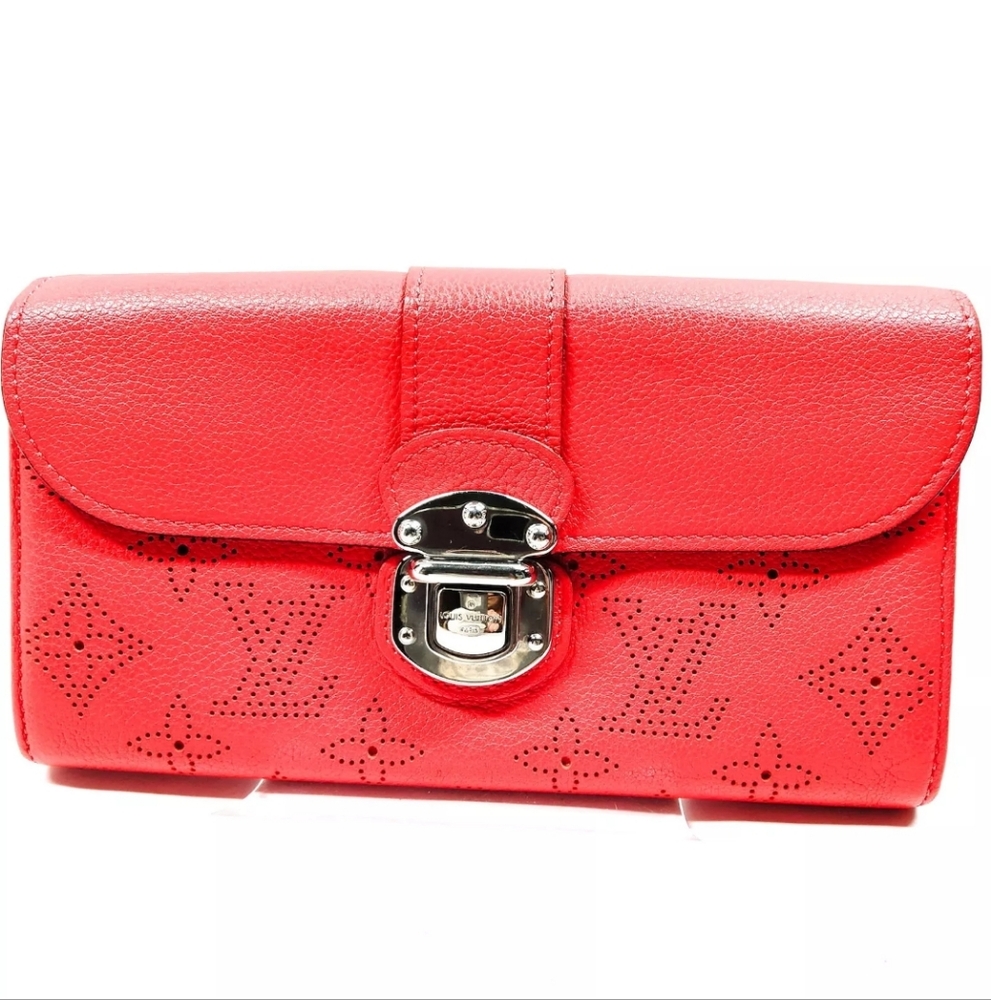 ⭐️Louis Vuitton "Iris" Red Mahina Leather Clutch